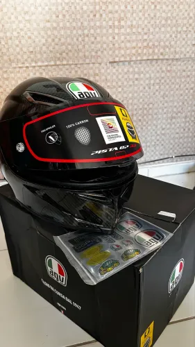 Capacete Moto Agv Pista Black Carbon Preto Viseira Fumê + Brindes