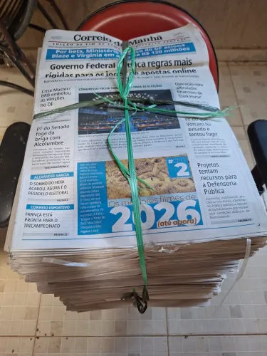 Vendo Jornal no KG - Cachorro, pintura, etc