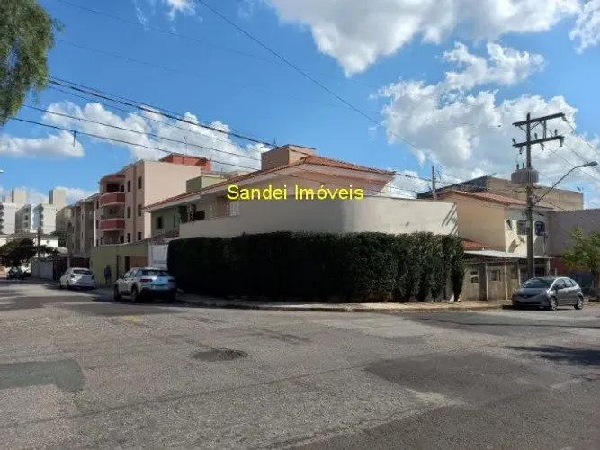 Imóvel de Alto Padrão no Jardim Vera Cruz, Sorocaba-SP! Casa com 3 quartos, 1 suíte, 1 sal