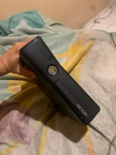 VENDI XBOX 360 DESTRAVADO,COM CONTROLE E FONTE