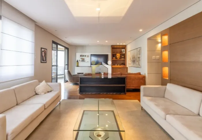 Apartamento a venda e Moema fora de rota com 220m², 4 dormitórios sendo 2 suítes e 4 vagas