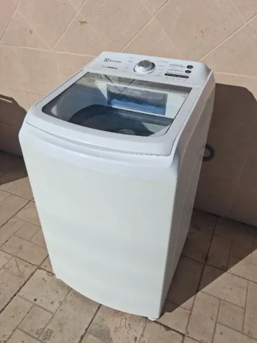 Vendo máquina 14KG semi nova
