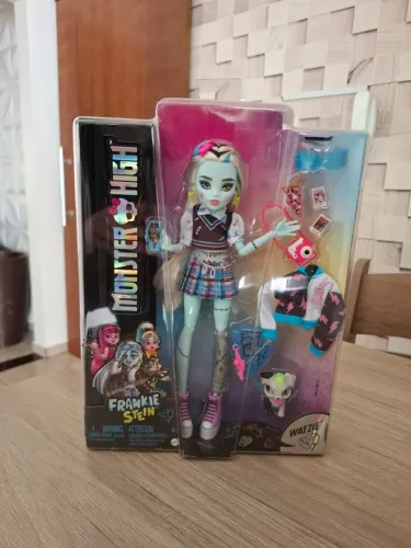 Monster high g3 - Frankie Stein- lacrada