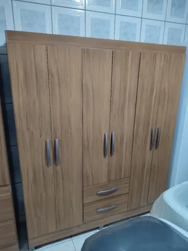 Guarda roupa novo marrom