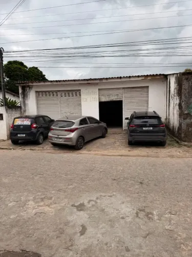 GALPÃO AMPLO COM GARAGEM E ESTACIONAMENTO - EXCELENTE LOCALIZAÇÃO!