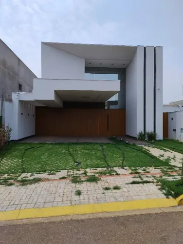 Casa à Venda no Condomínio Villa Toscana (Rondonópolis) 3 suítes amplo gourmet, 190m² de