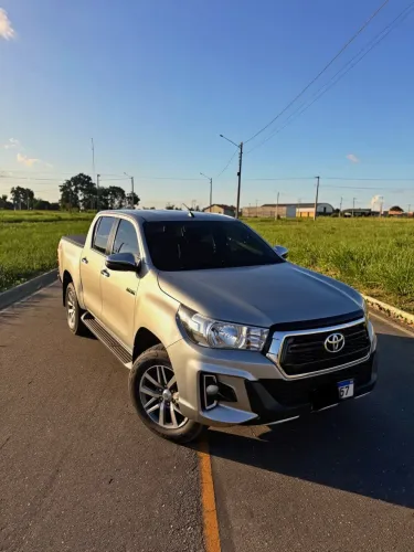 Toyota Hilux CD SRV 4X4 2.8 TDI Diesel Aut. 2020