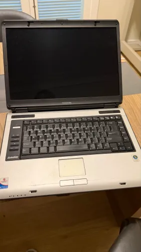Notebook Toshiba Satellite sem carregador ? não testado