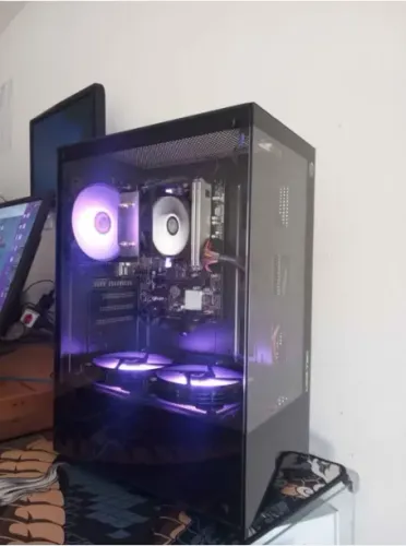 PC Gamer: Ryzen 2200G, RAM 16GB, Grafico Vega 8, *Analiso troca em PC inferior.