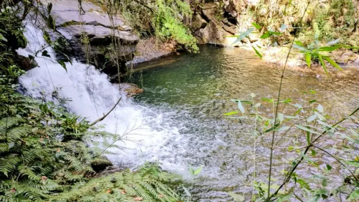 Sitio com cachoeiras na Mantiqueira.