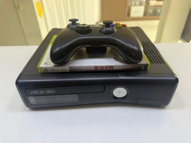 Xbox 360 slim travado 