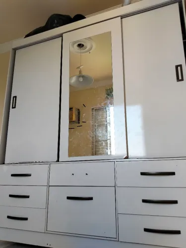 Vendo Guarda Roupas , por motivo de viagem , desmontagem por conta do comprador
