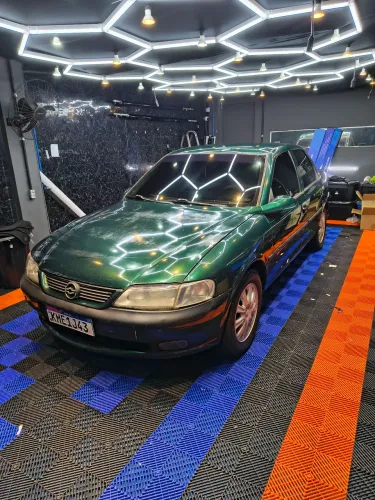 Chevrolet Vectra CD 2.2 16V / 2.0 16V Mec./aut. 1999