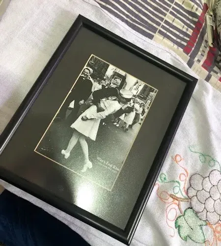 Quadro emoldurado da cena War End's Kiss, New York City, 1945