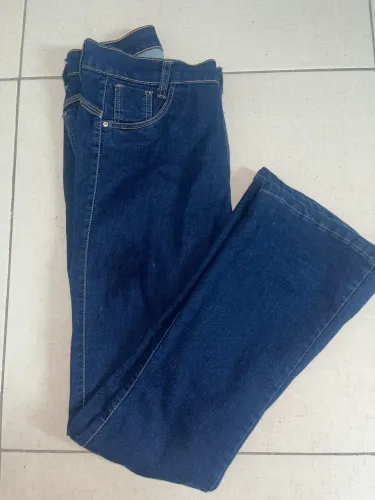 Calça jeans canelada