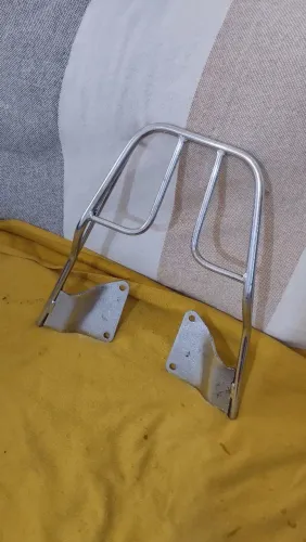 Suporte para baú moto Titan 160. 