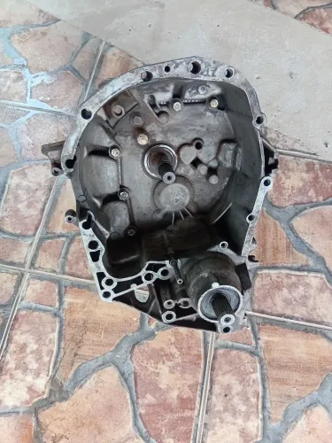 Vendo cambio para scenic 1.0 e clio 1.0 usado  800 reais 