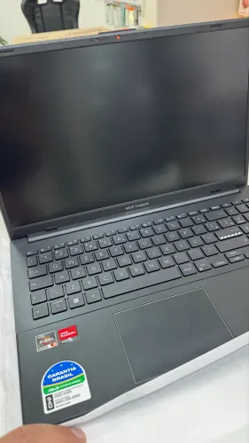 Notebook ASUS VivoBook Go 15 AMD Ryzen 5 7520U 8GB 512GB SSD KeepOS Tela 15,6" FHD 