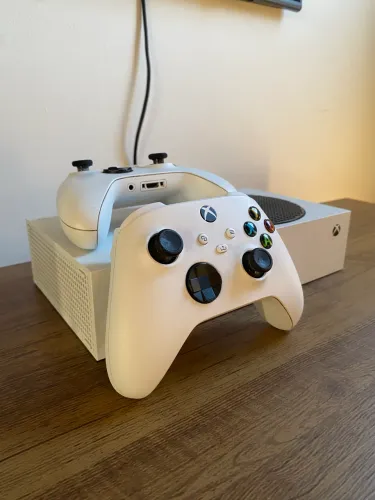Xbox Series S - MUITO NOVO