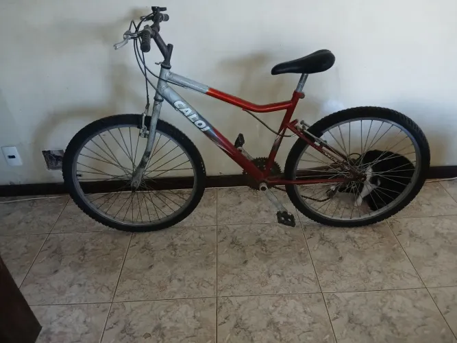 Bicicleta Caloi com defeito