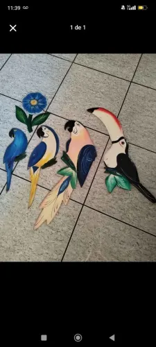 Araras e flores para enfeite de parede