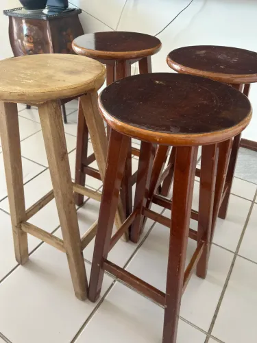 Banqueta Alta de Madeira Maciça 70 cm - Resistente e de Qualidade
