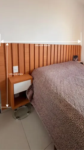 Cabeceira cama de casal ripado com LED