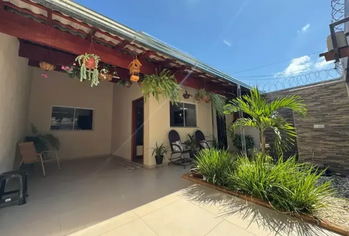 Vende-se casa em Maringá