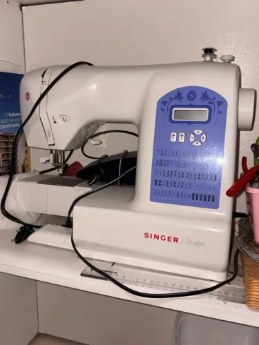 Vendo máquina de costura Singer Starlet 6680