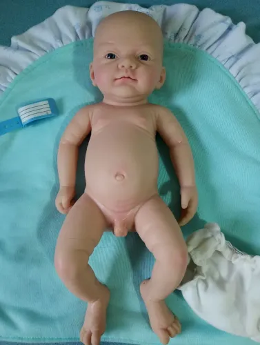 Bebê reborn 100% silicone sólido 30cm (1 kilo) pode dar banho
