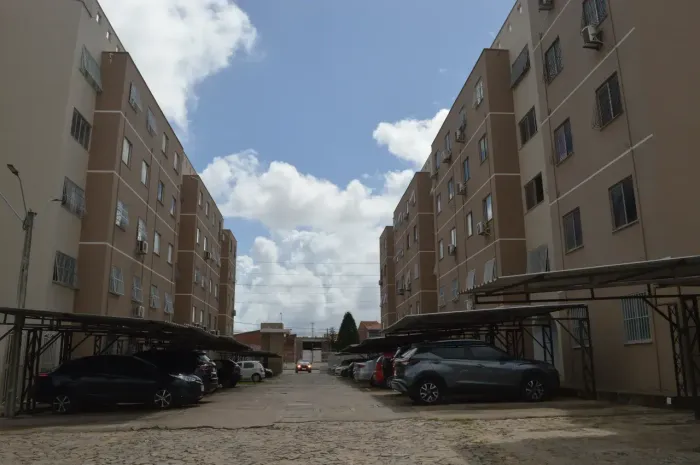 VENDO APARTAMENTO COM 2 QUARTOS- CONDOMÍNIO TAMBUI - R$ 190.000,00  61m² - Itapery