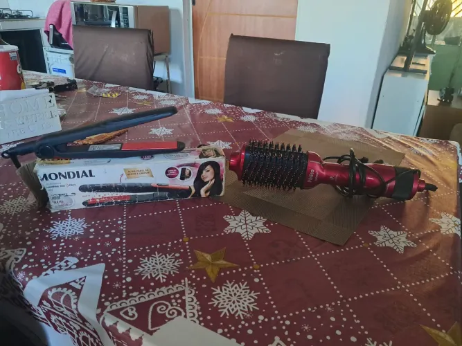 Prancha e escova