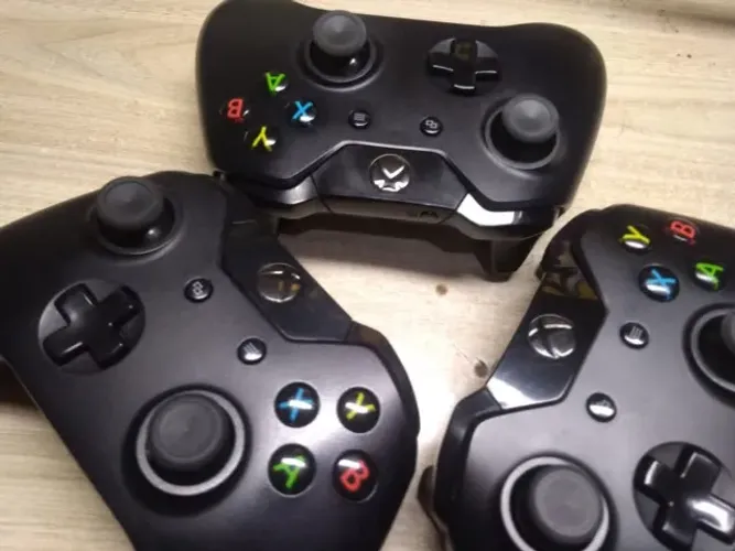 controle xbox one original semi novo com garantia!