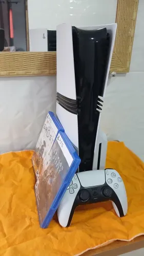 PS5 PRO 2TB MÍDIA FISICA COM DOIS JOGÃO DE BRINDE
