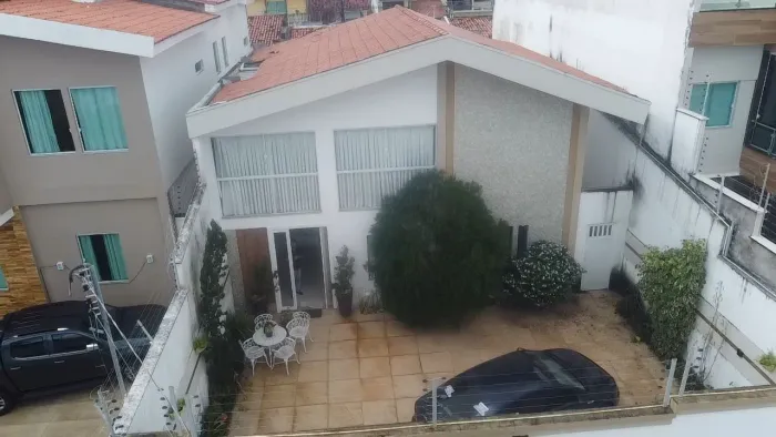 Excelente Casa em Avenida de Bairro no Cohatrac