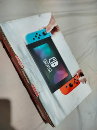 Nintendo switch v1 todo original pouco usado nunca mexido .