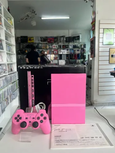 CONSOLE PLAYSTATION 2 SLIM PINK JAPONÊS (SCPH-77000) NA CAIXA SEMINOVO - SONY