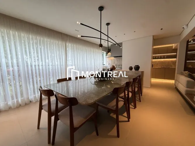 APARTAMENTO À VENDA NA MOOCA,,3 SUÍTES. 4 VAGAS DE GARAGEM.