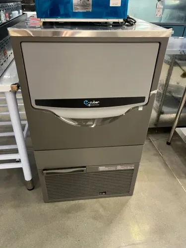 Máquina de gelo em cubos 105kg por dia - pronta entrega - nova 