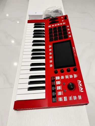 Teclado Workstation Akai MPC Key 37 zero