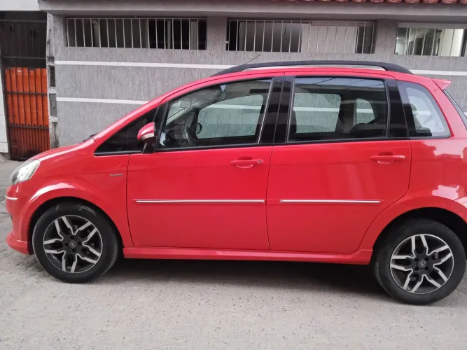 Fiat Idea Sporting Dualogic 1.8 Flex 16V 5P 2011