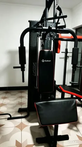 VENDE-SE EQUIPAMENTOS DE ACADEMIA COMPLETOS SIMINOVOS