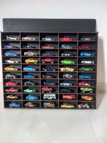Suporte de parede para carrinhos com 50 carrinhos