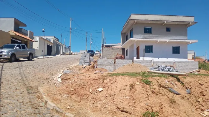Vendo excelente terreno de esquina no Park dos Ipês