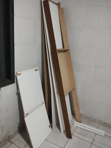 Retirada madeira guarda roupa
