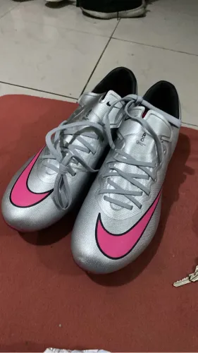 Chuteira Nike mercurial vapor V