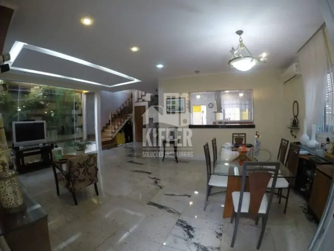Casa tripex com 4 quartos