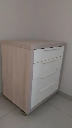 Excelente cômoda