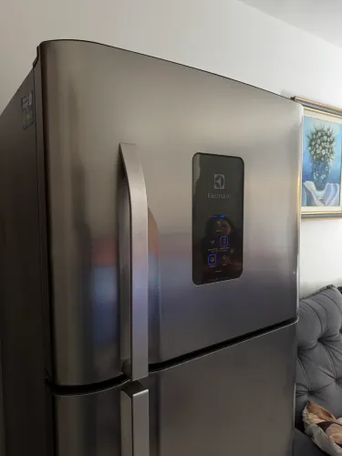 Geladeira de Inox Em Perfeito estado