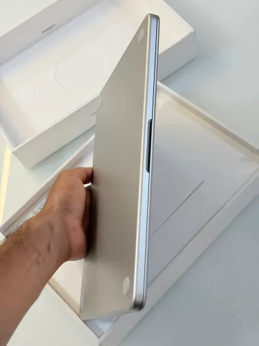 MacBook neo 8/512GB seminovo com dias de ativo